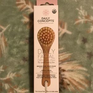 Daily Concepts Facial Brush